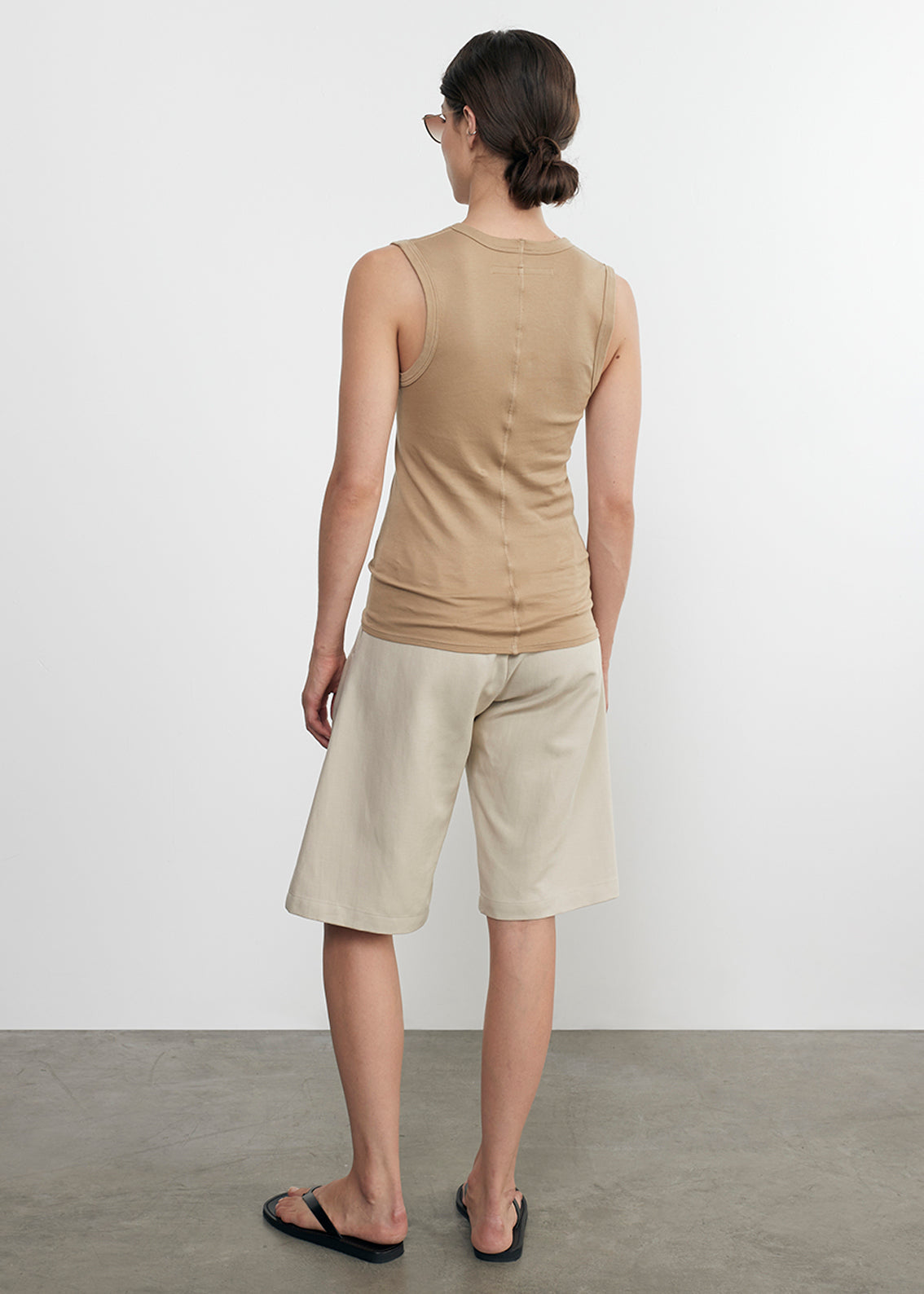 ESSENTIAL SLEEVELESS U IN FATIGUE - Romi Boutique