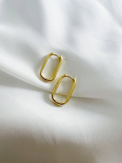 KAMRYN OBLONG OVAL HOOPS IN GOLD - Romi Boutique