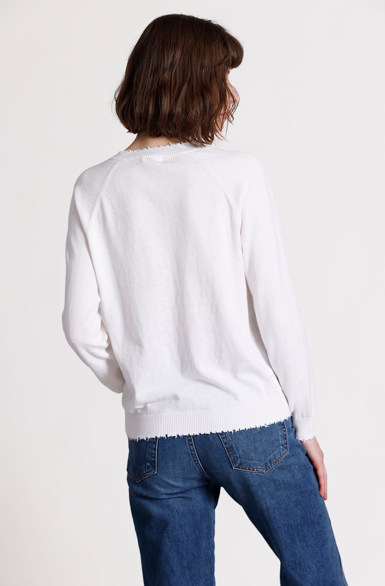 Minnie Rose CASHMERE FRAYED EDGE V NECK at Romi Boutique