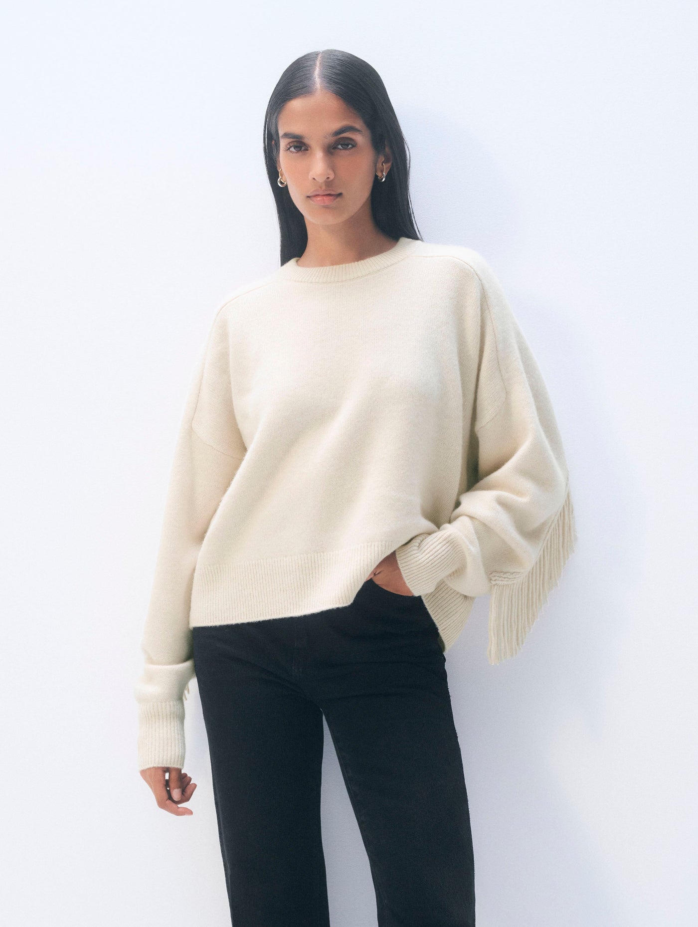 CASHMERE BLEND LUXE FRINGE CREW IN IVORY