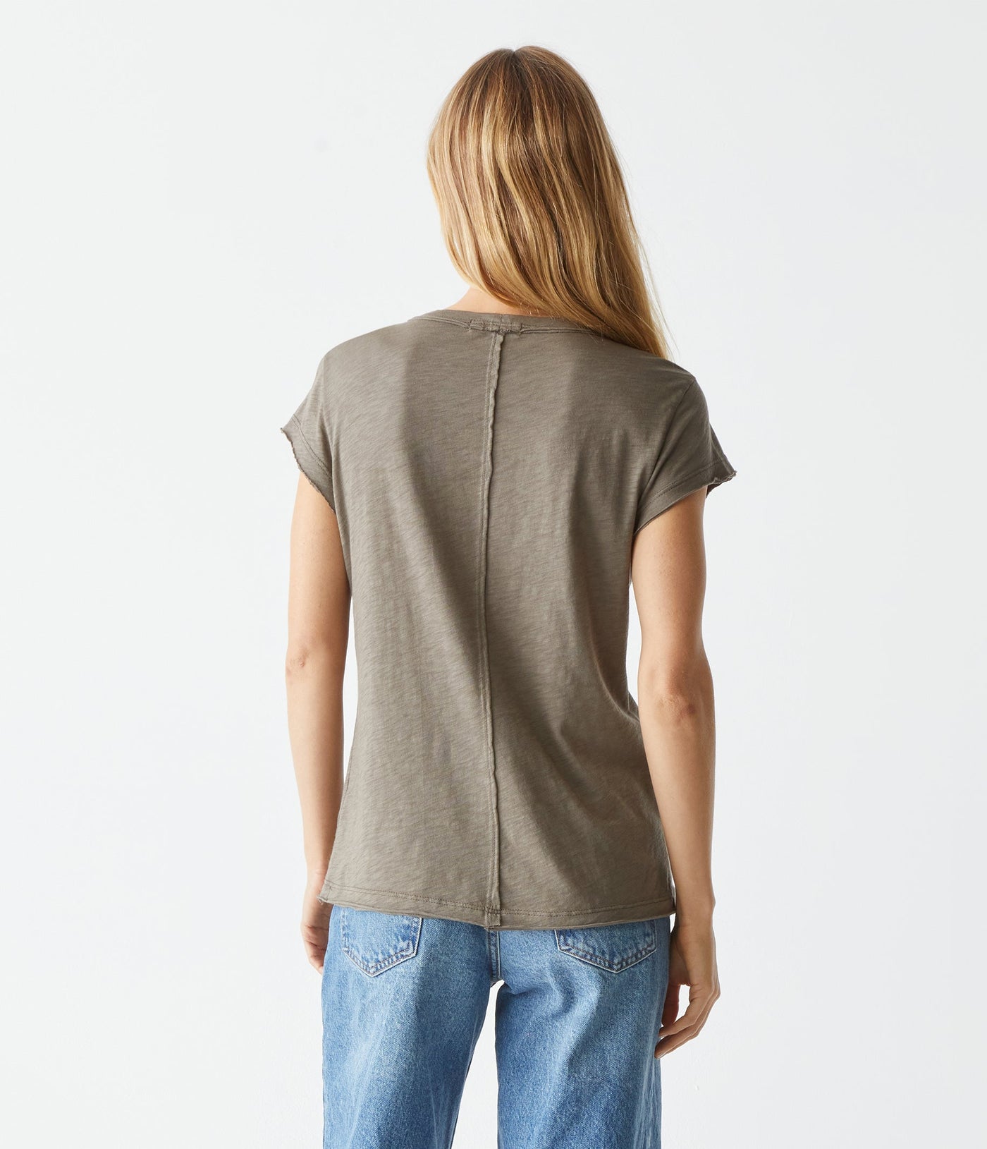 TRUDY SUPIMA TEE IN OLIVE