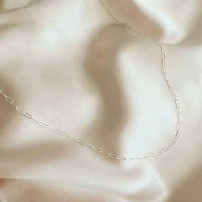 ROSE DAINTY PAPERCLIP CHAIN NECKLACE IN SILVER - Romi Boutique