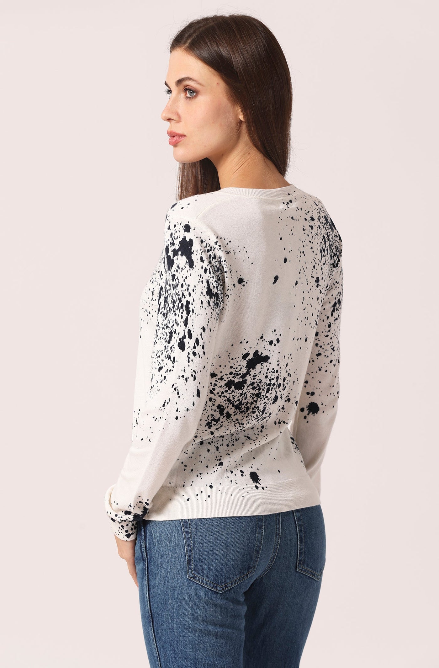 SUPIMA PAINT SPLATTER HENLEY IN WHITE/NAVY - Romi Boutique