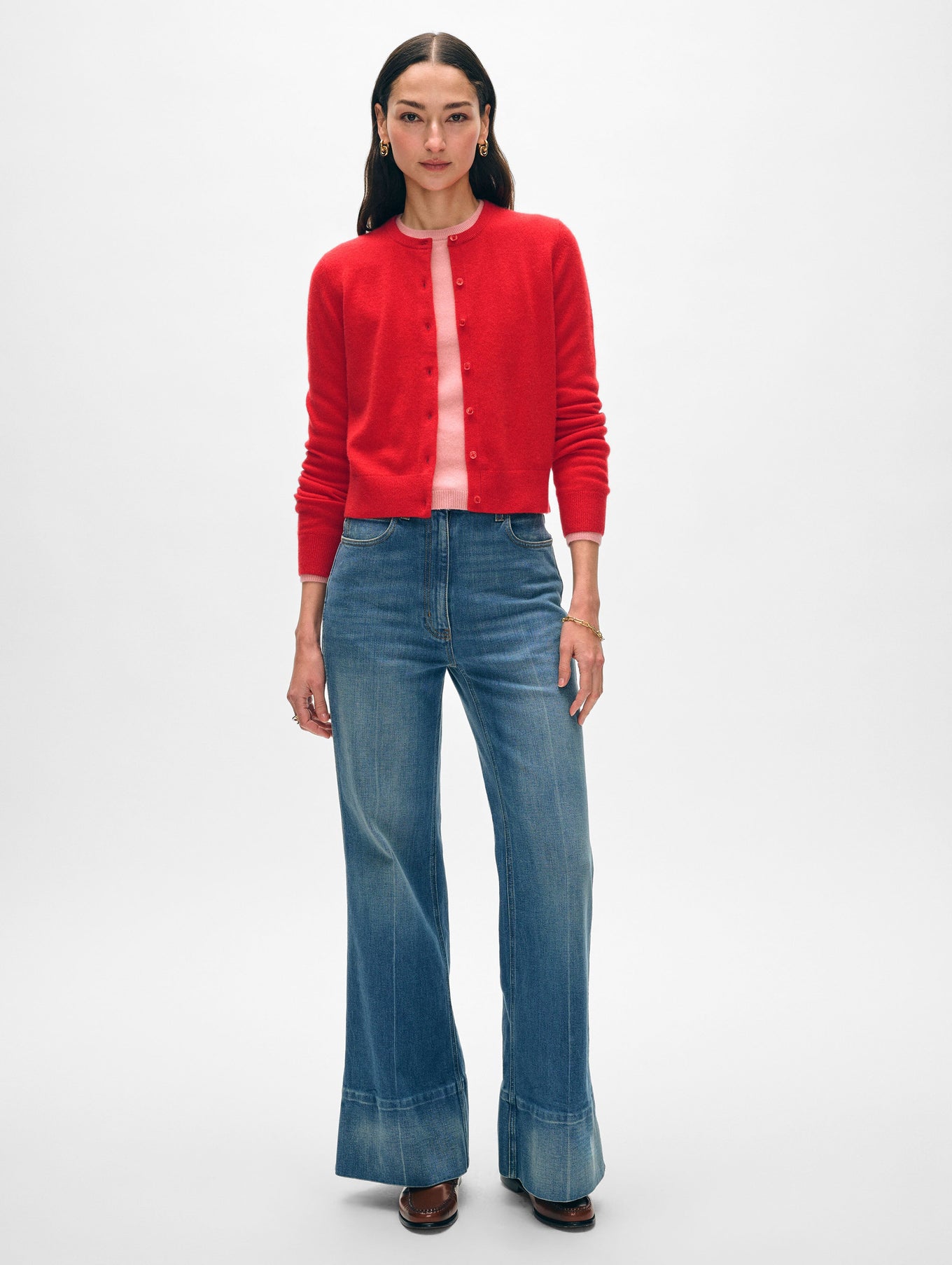 CASHMERE CREWNECK CARDIGAN IN DESERT RED