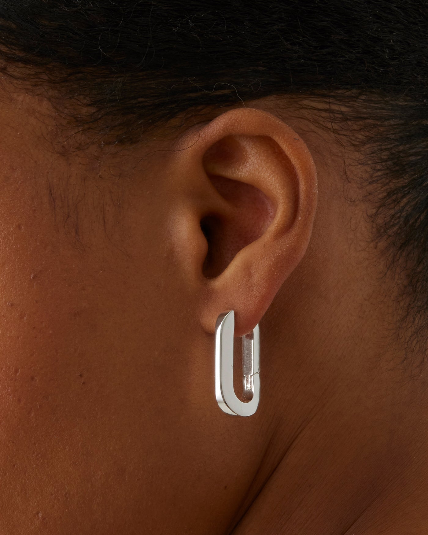 U-LINK EARRINGS IN PLATINUM - Romi Boutique