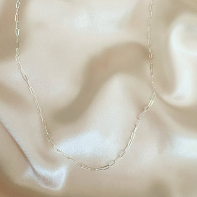 ROSE DAINTY PAPERCLIP CHAIN NECKLACE IN SILVER - Romi Boutique