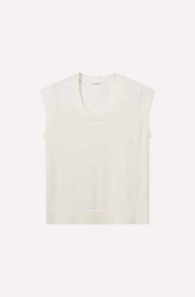 SUPIMA SCOOP NECK CAP SLEEVE TOP IN WHITE