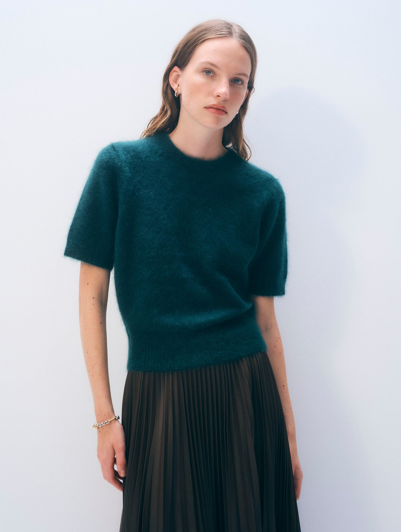 BRUSHED CASHMERE TEE IN TEALWOOD GREEN