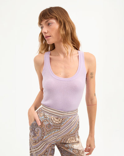 BIRKE CASHMERE SCOOPNECK TANK IN SOFT LILAC