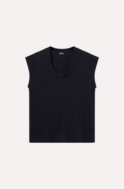 SUPIMA SCOOP NECK CAP SLEEVE TOP IN BLACK