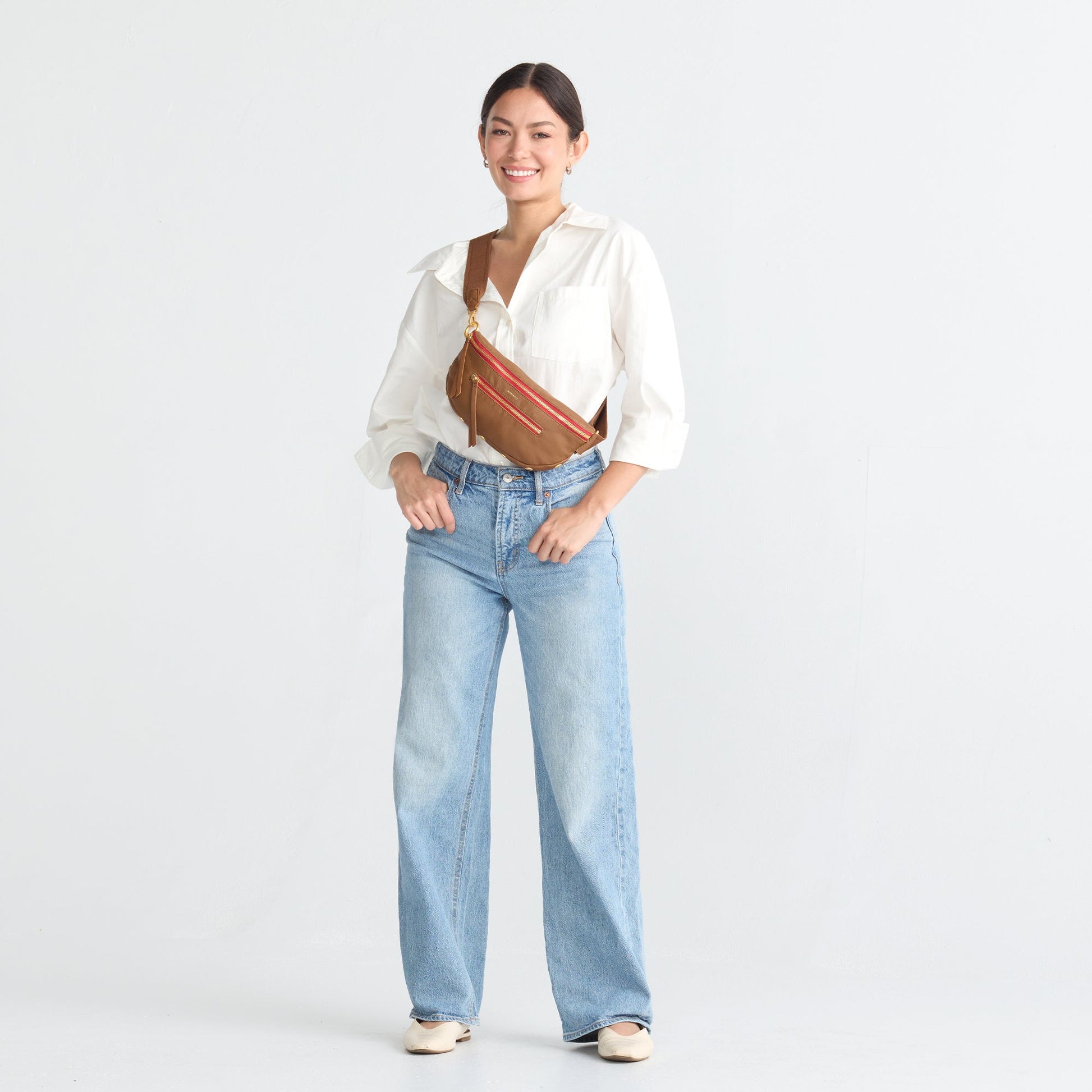 Hammitt CHARLES CROSSBODY MED IN MAHOGANY PEBBLE/BRUSHED GOLD RED ZIP at Romi Boutique