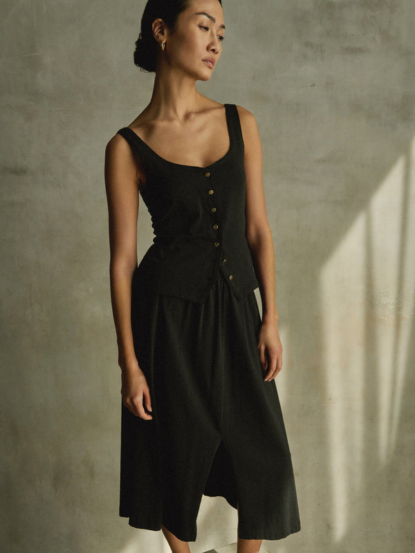 VIDA MIDI SKIRT IN JET BLACK