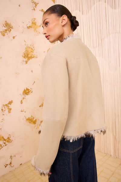 IRINA SHORT SHEARLING COAT IN PIETRA