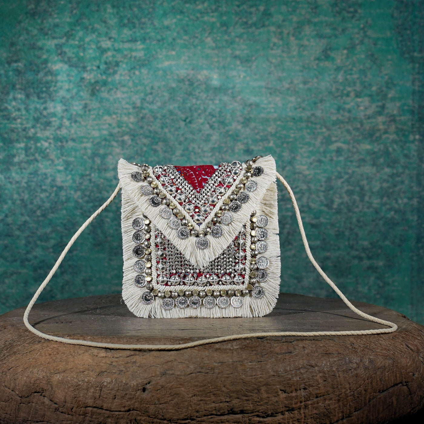 BANJARA MINION CLUTCH IN OFF-WHITE
