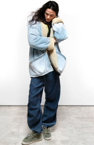 INDIGO/SHERPA BLANKET CARDIGAN IN SUPERFADEOUT CLOUD