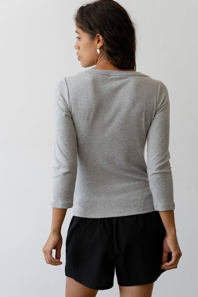 THE BABY RIB BOAT NECK IN HEATHER GREY