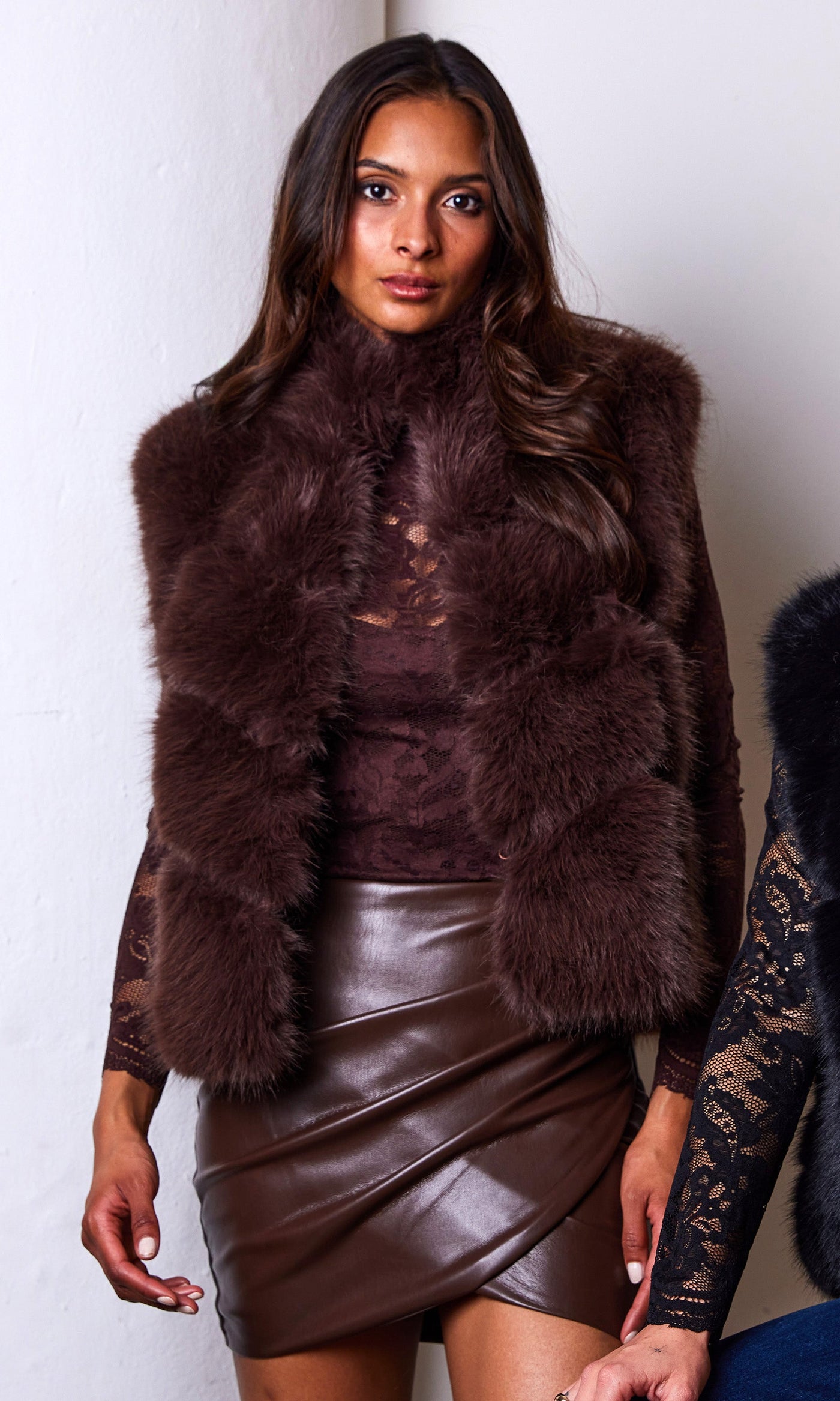 ROSARIO FAUX FUR VEST IN BROWN