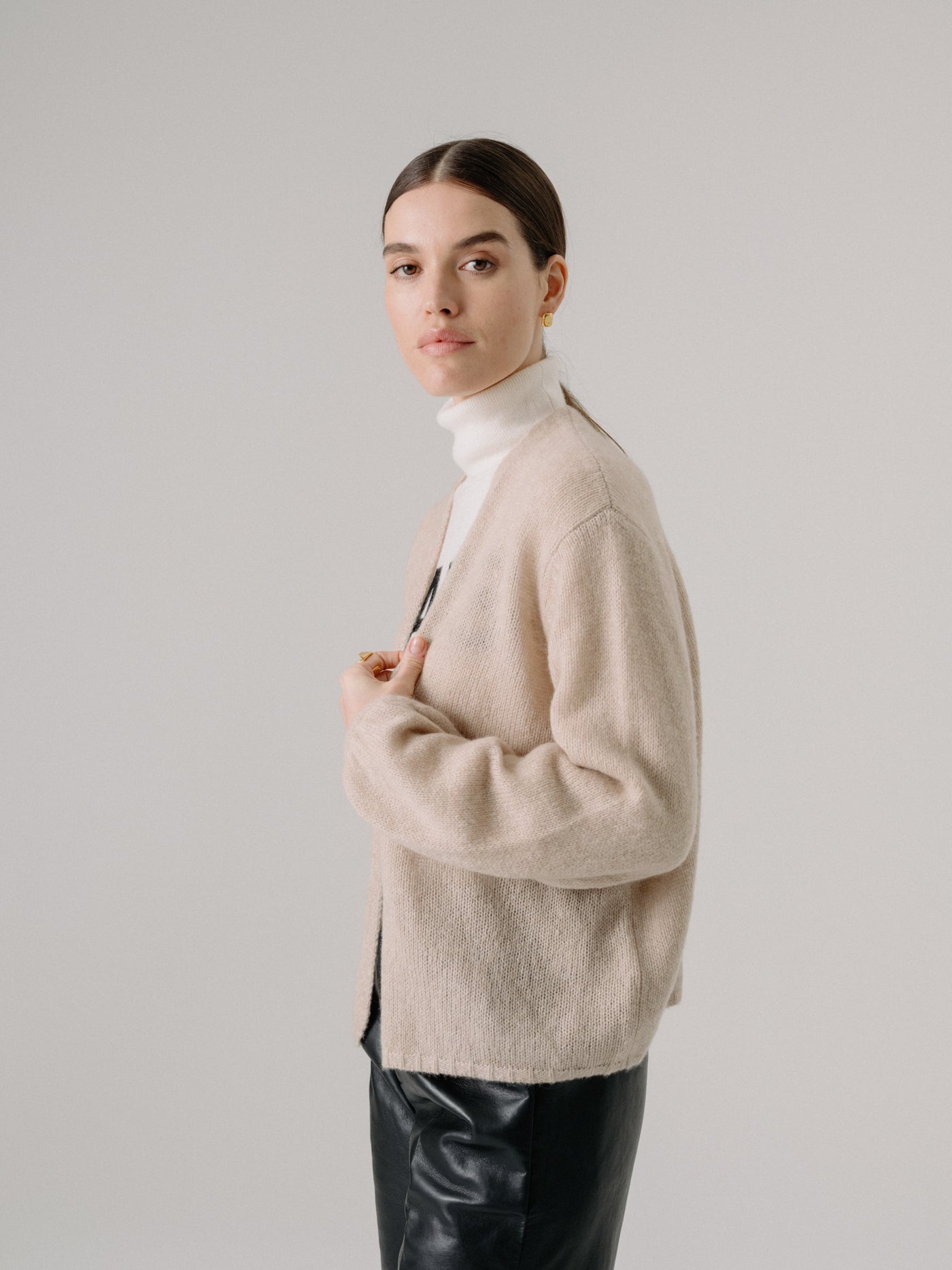JUNIPER BALLOON-SLEEVE OPEN CARDIGAN IN JUTE