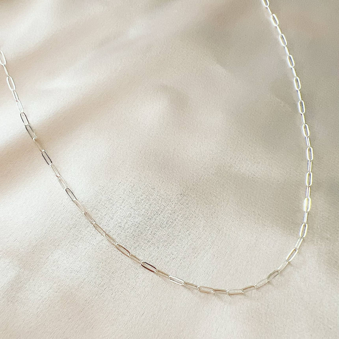 ROSE DAINTY PAPERCLIP CHAIN NECKLACE IN SILVER - Romi Boutique