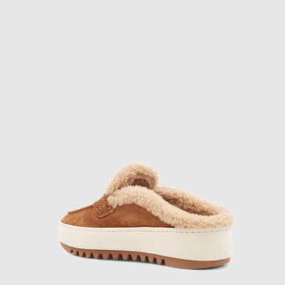 AMATA IN CAMEL/CAMEL