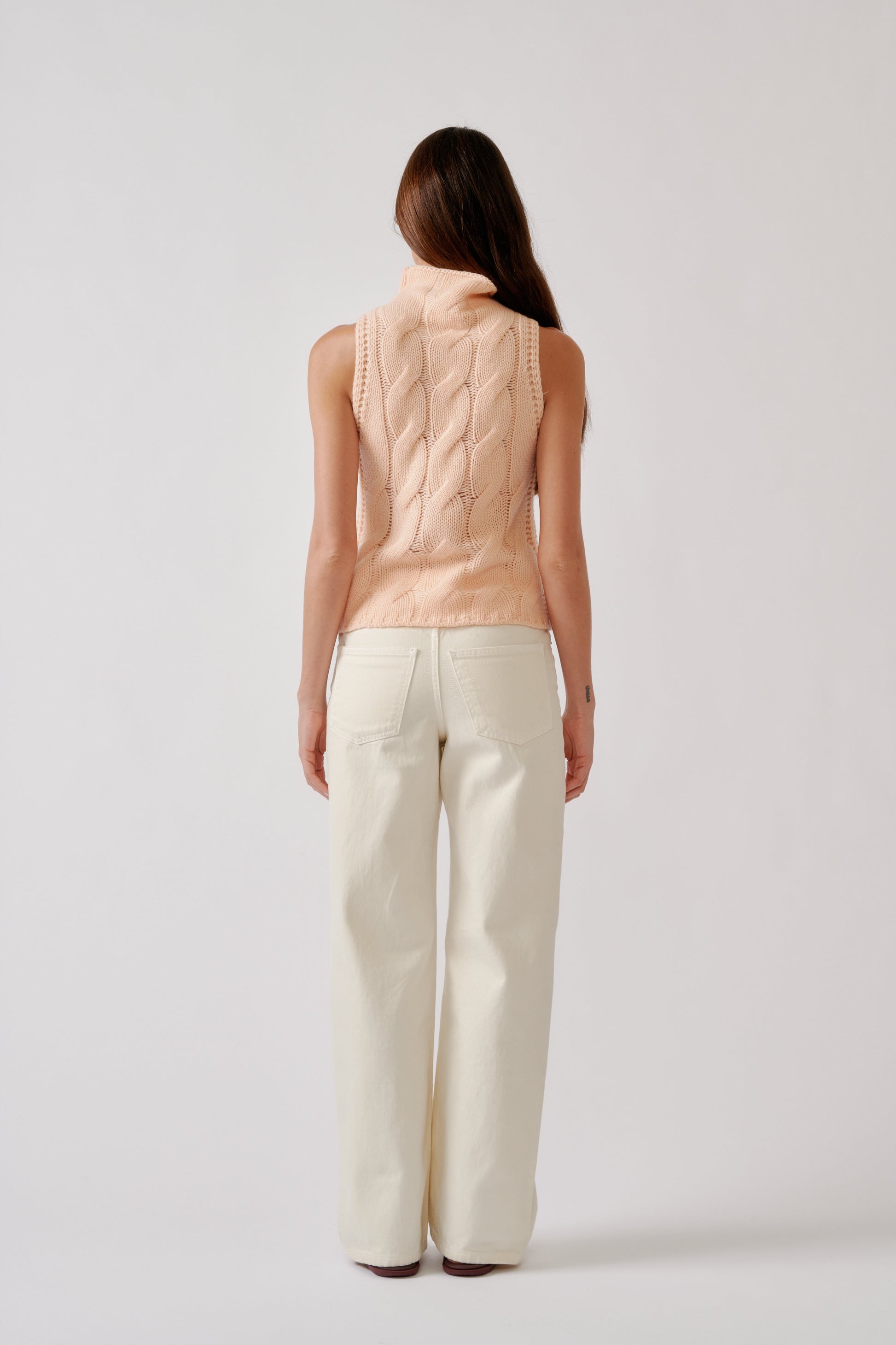 Salvia Sleeveless Cashmere Cable Turtleneck