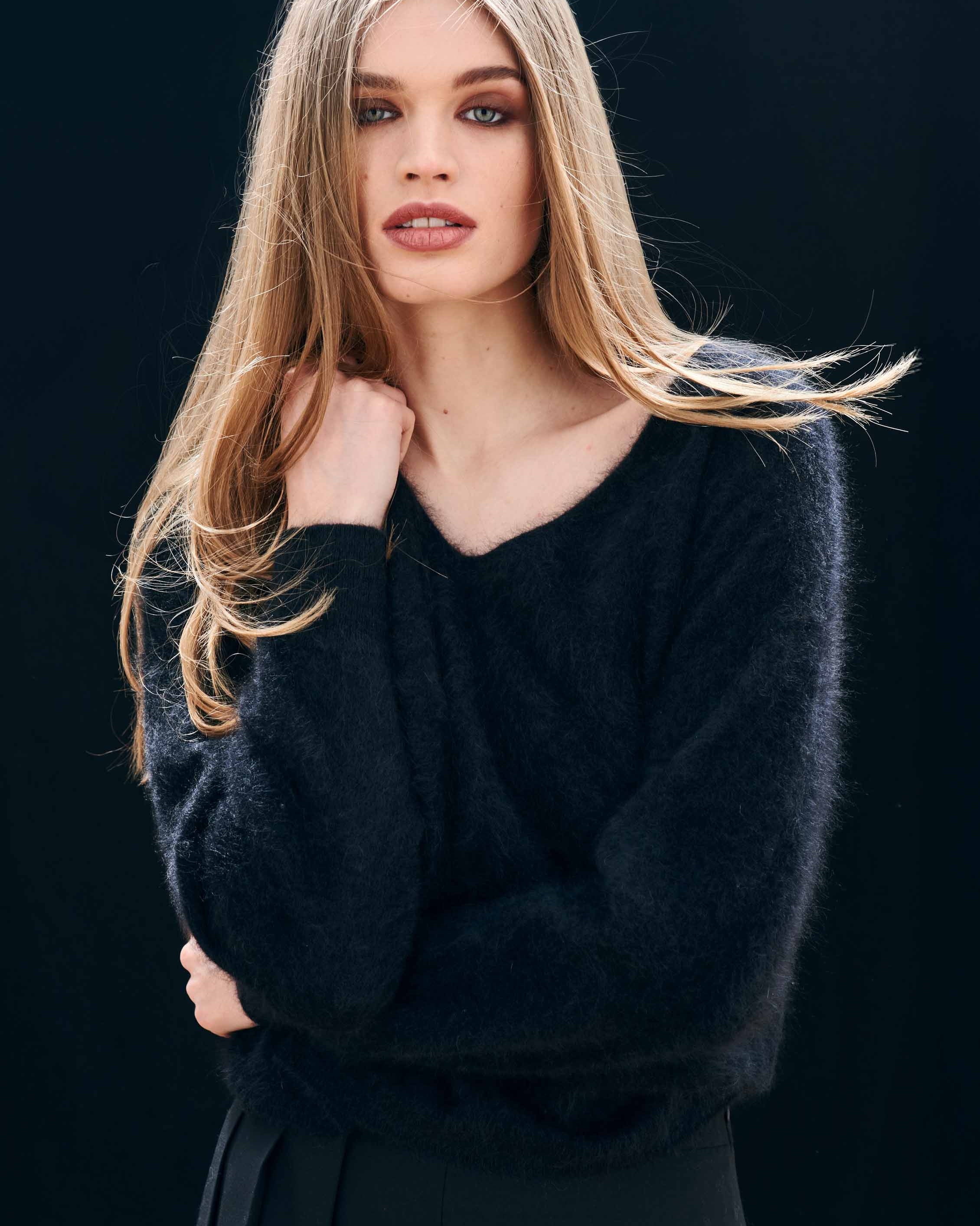 CASHMERE BRUSHED BOXY VEE