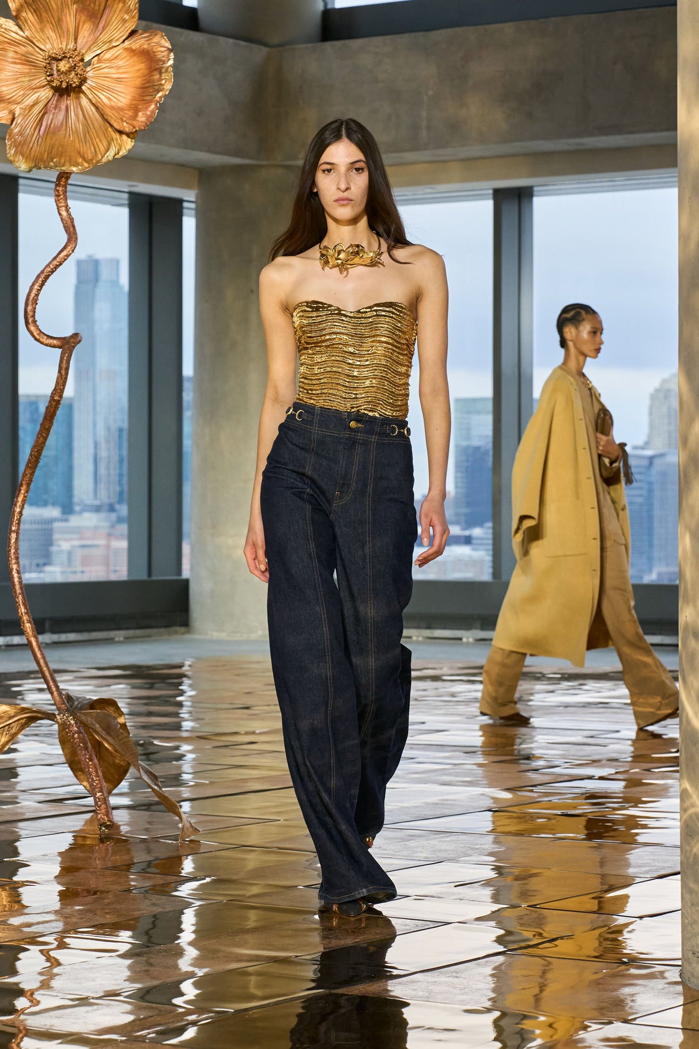 THE DELPHINE JEAN IN TIGRIS