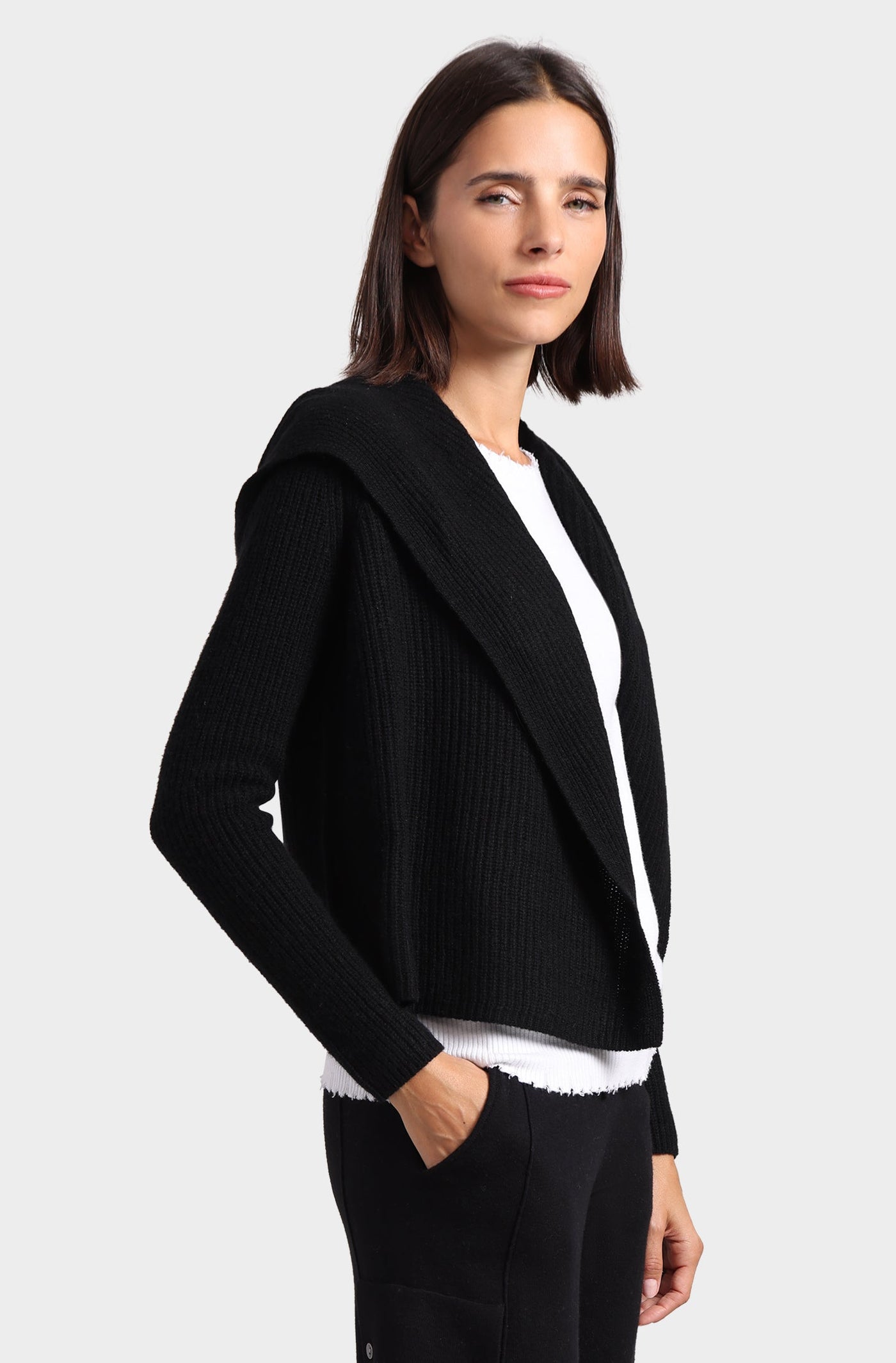 CASHMERE SHAKER HOODED FLYAWAY CARDIGAN IN BLACK