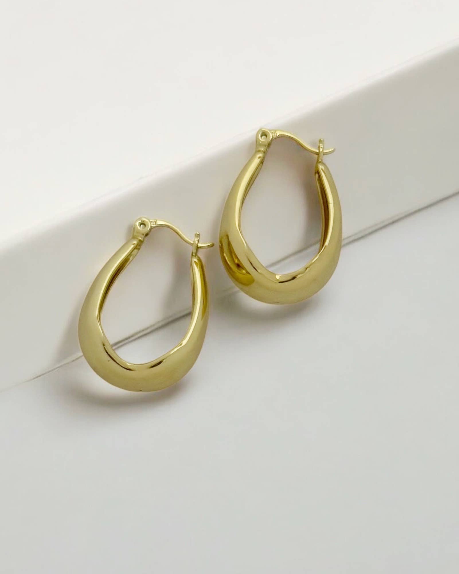 Romi MAREN CHUNKY HOOPS IN YELLOW GOLD at Romi Boutique