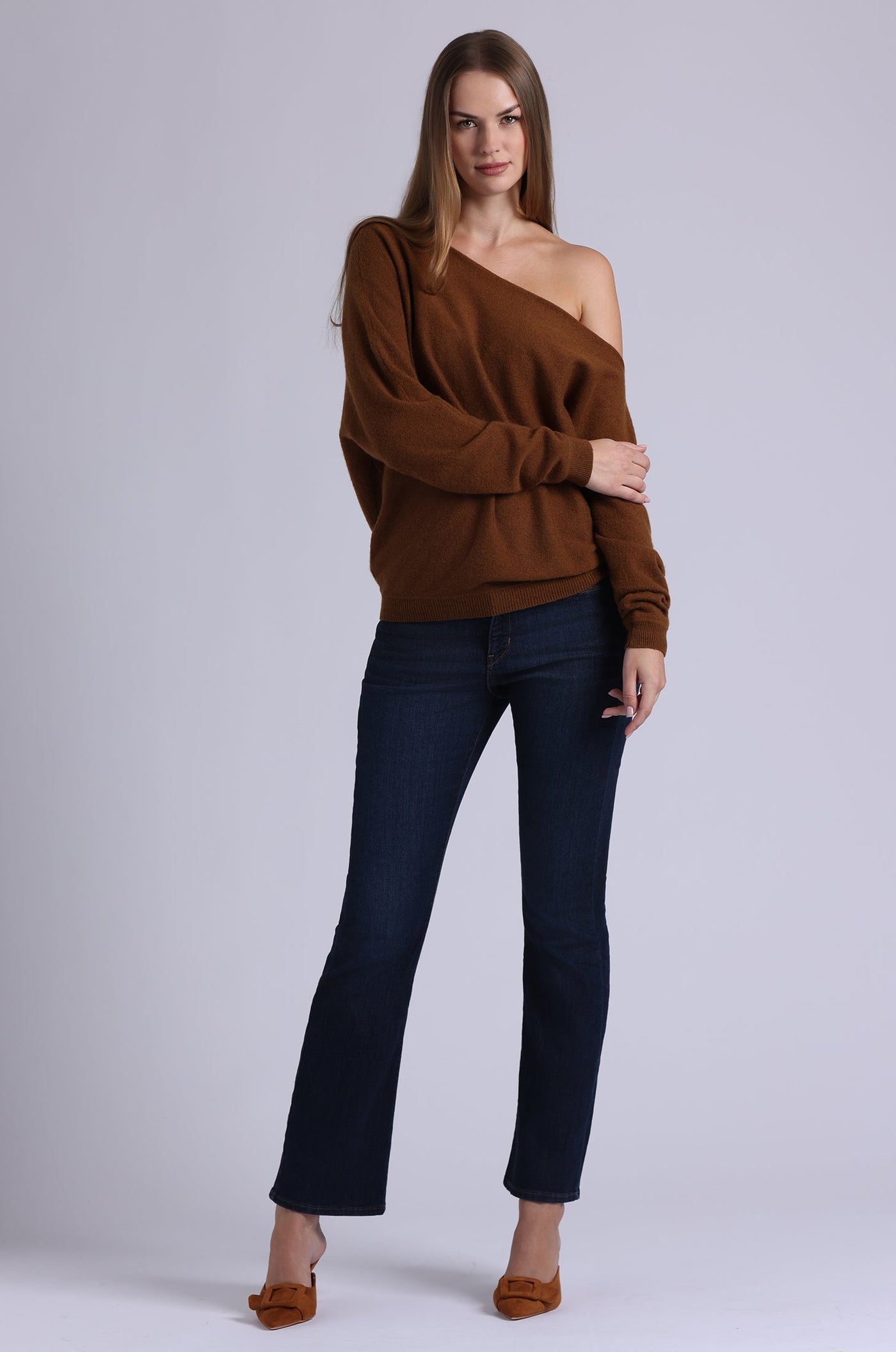 CASHMERE OFF THE SHOULDER TOP IN FOXTAIL