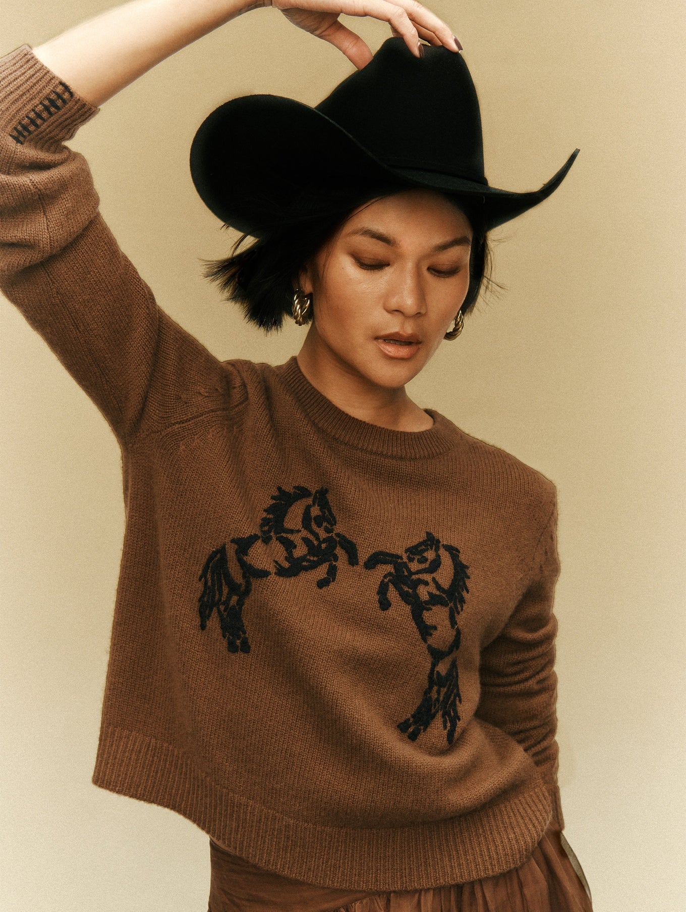 White & Warren CASHMERE BLEND HORSE EMBROIDERED CREW at Romi Boutique