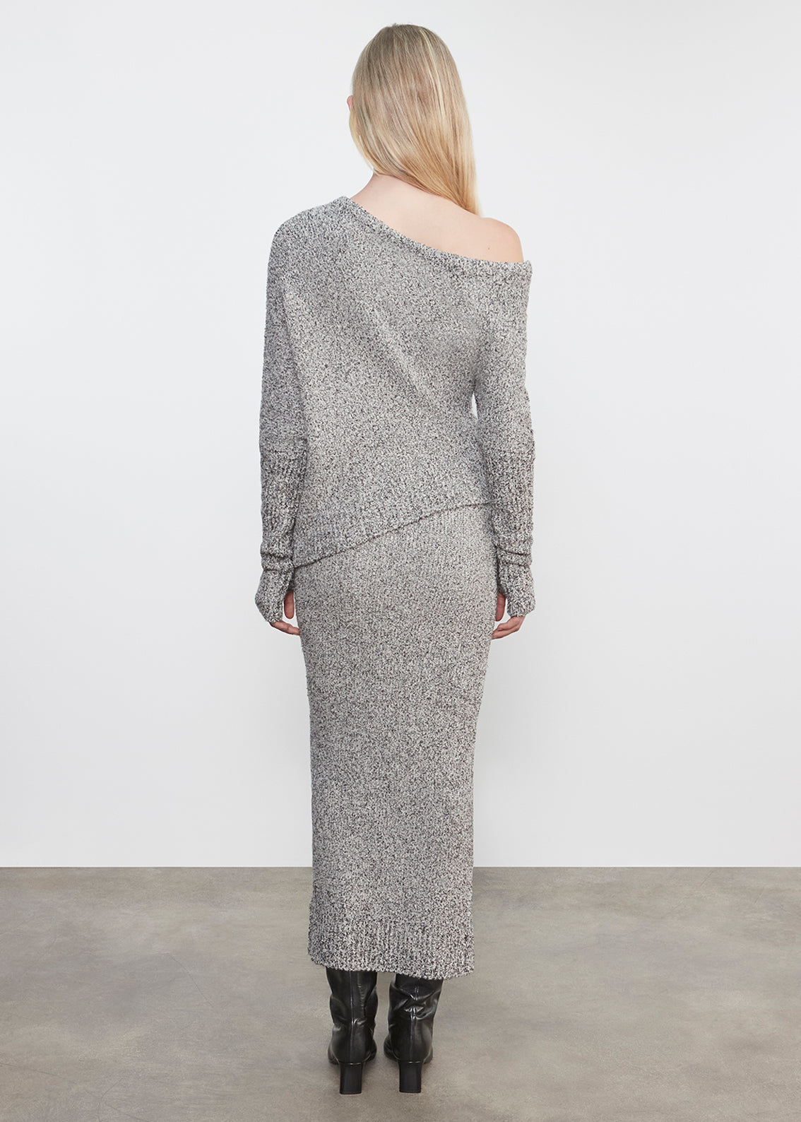 BOUCLE KNIT SLOUCH SWEATER IN PEPPER