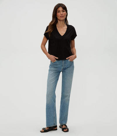 HARLAN CROPPED V-NECK TEE IN BLACK