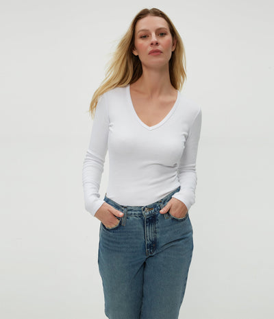 REMI V-NECK IN WHITE