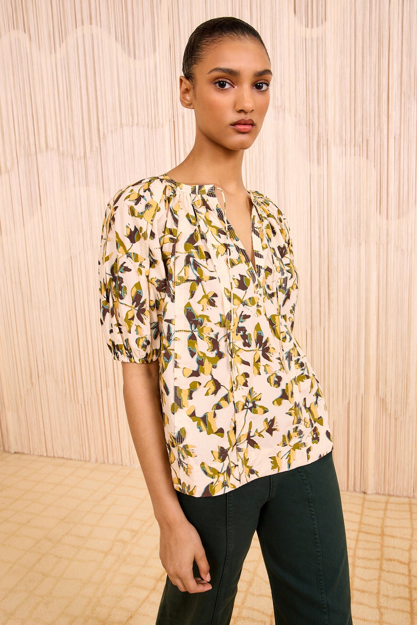 LOLI SHORT SLEEVE BLOUSE IN LUCENT
