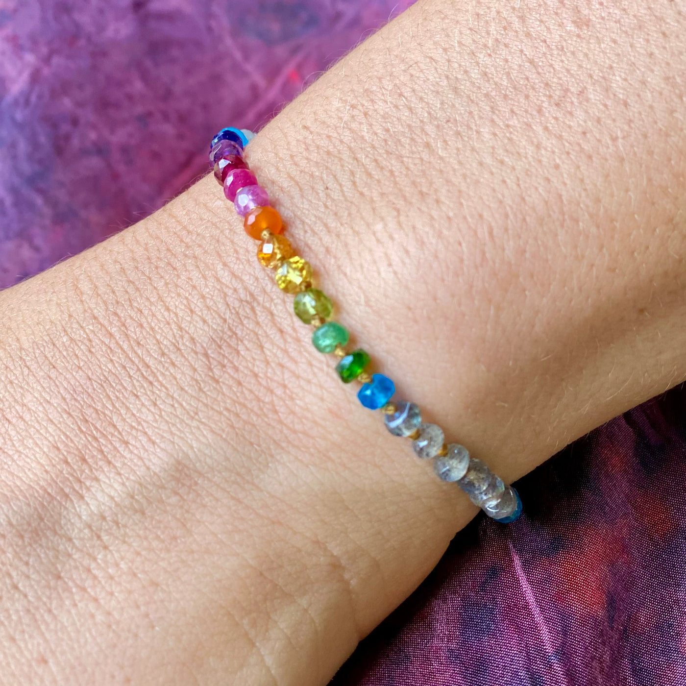 RAINBOW BRACELET IN LABRADORITE