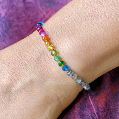 RAINBOW BRACELET IN LABRADORITE