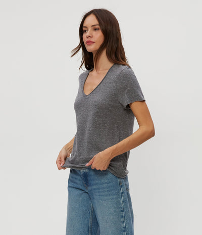 VERA TEE IN CHARCOAL