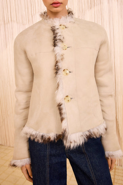 IRINA SHORT SHEARLING COAT IN PIETRA