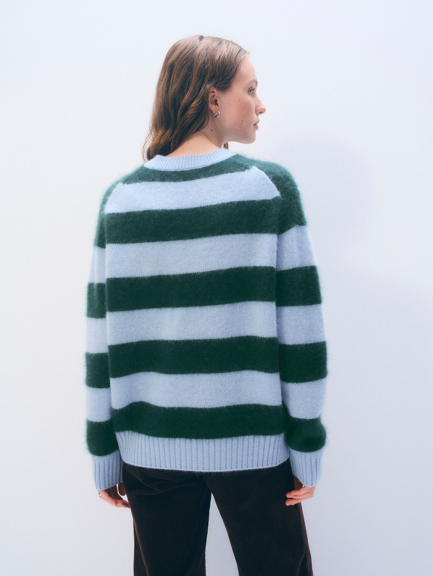 BRUSHED CASHMERE STRIPED CREW IN BLUE/TEALWOOD
