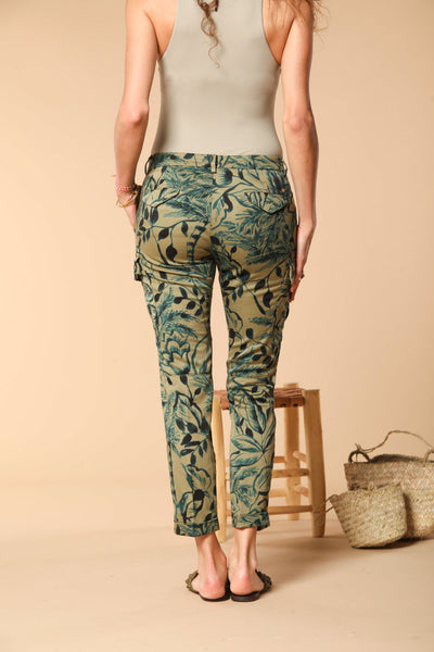 CHILE CITY CARGO PANTS IN FLORAL PRINT GREEN