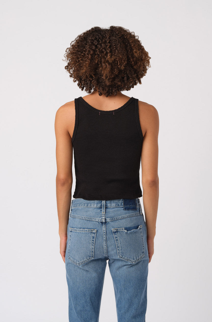 CROP RIB TANK IN BLACK - Romi Boutique