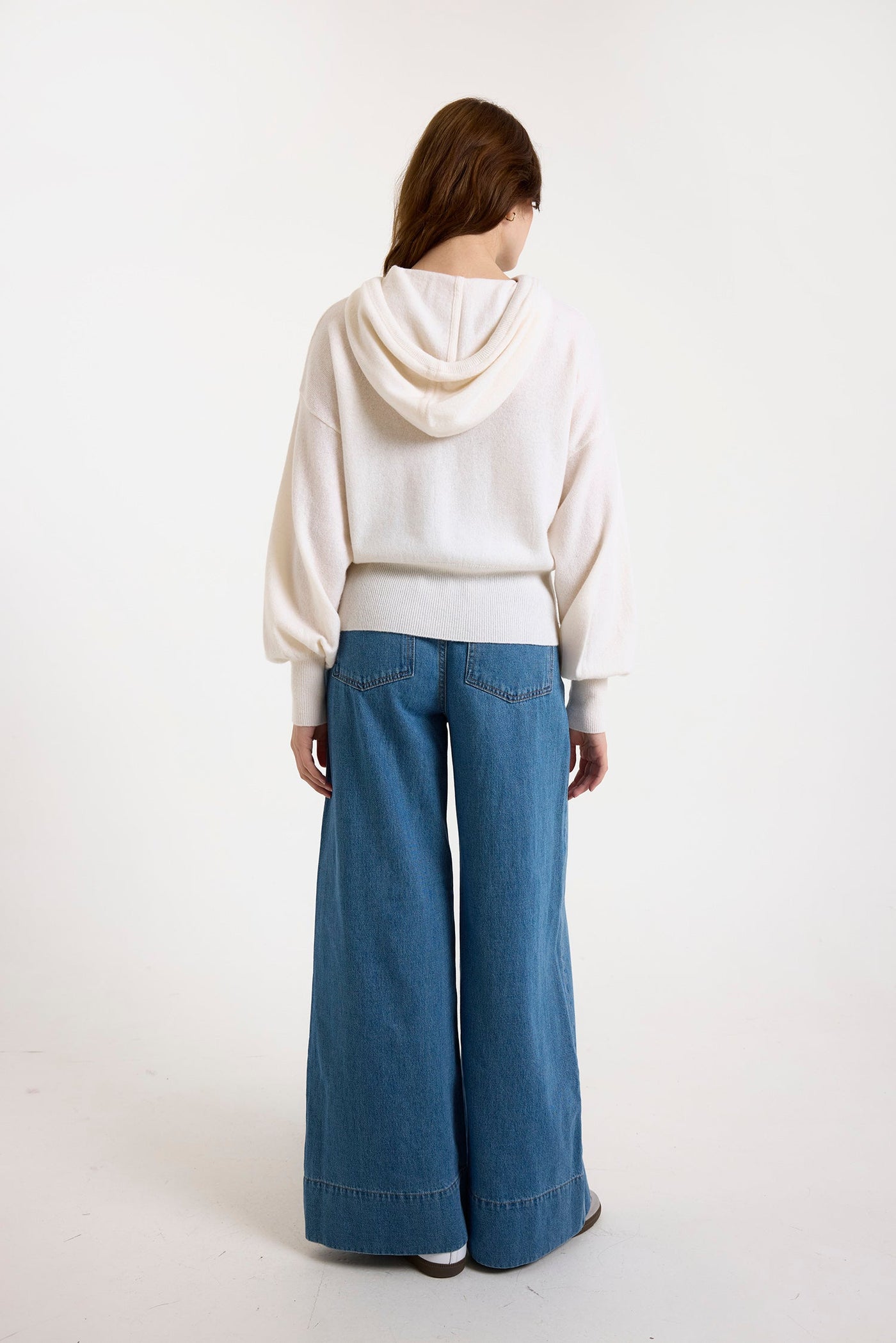 HILARY RHINESTONE DRAWSTRING CASHMERE HOODIE IN ORGANIC WHITE