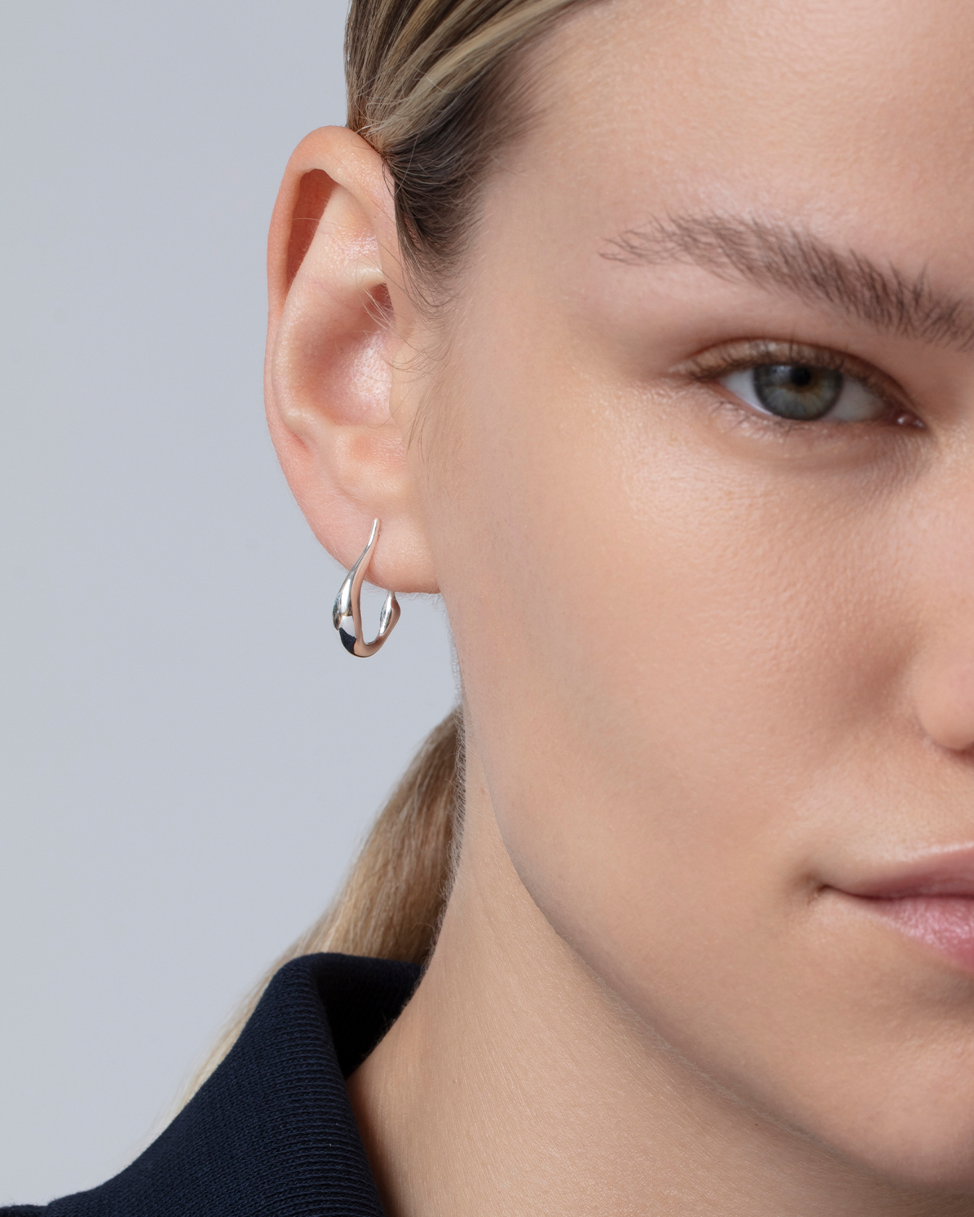 MINI COLETTE HOOPS IN HIGH POLISH SILVER - Romi Boutique