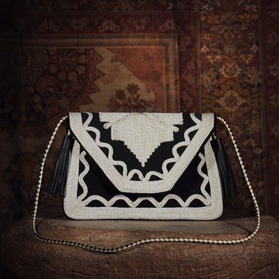 DORIA CLUTCH IN BLACK