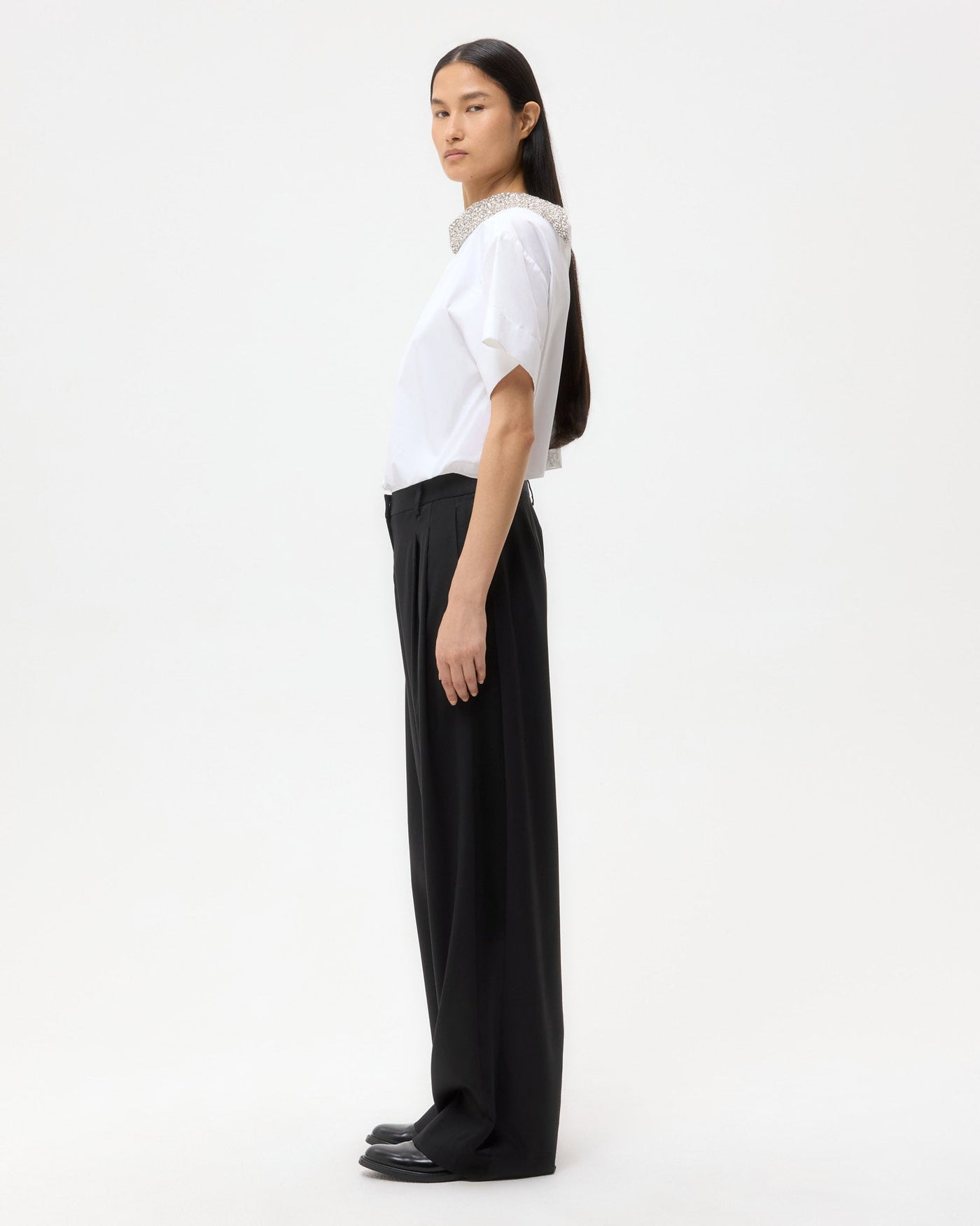 FOREVER AND ALWAYS W/ CRYSTAL COLLAR IN WHITE
