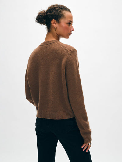 CASHMERE BLEND HORSE EMBROIDERED CREW IN UMBER/BLACK