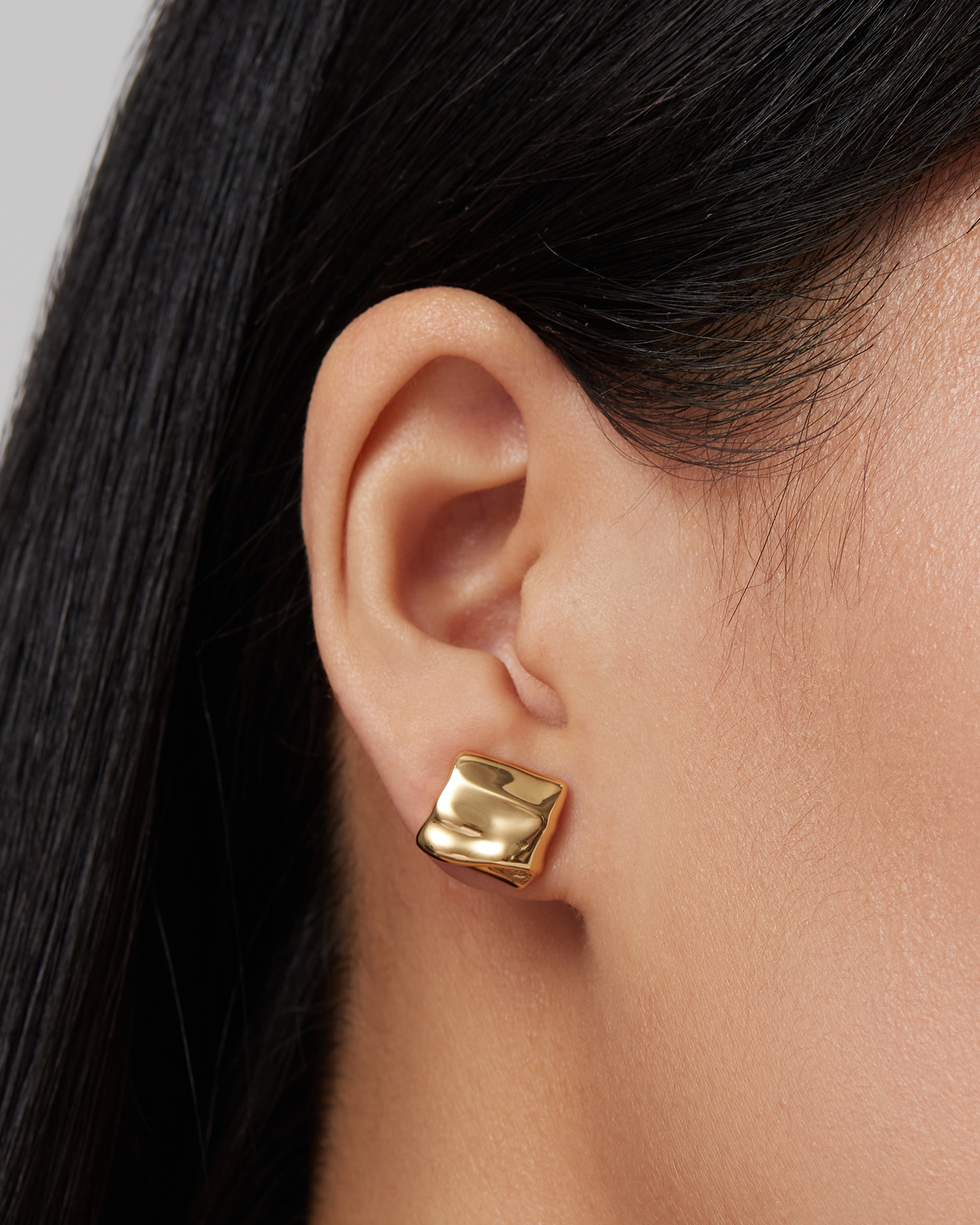 MINI SUNDRA EARRINGS IN HIGH POLISH GOLD