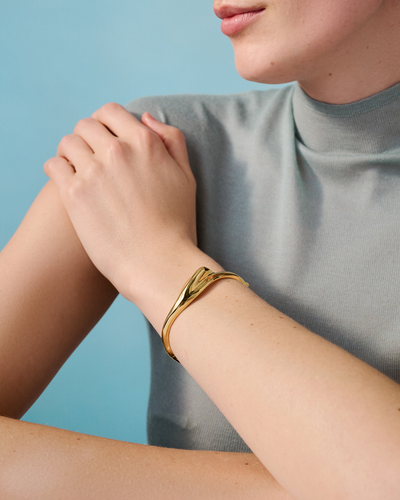 PORTIA BANGLE IN HIGH POLISH GOLD