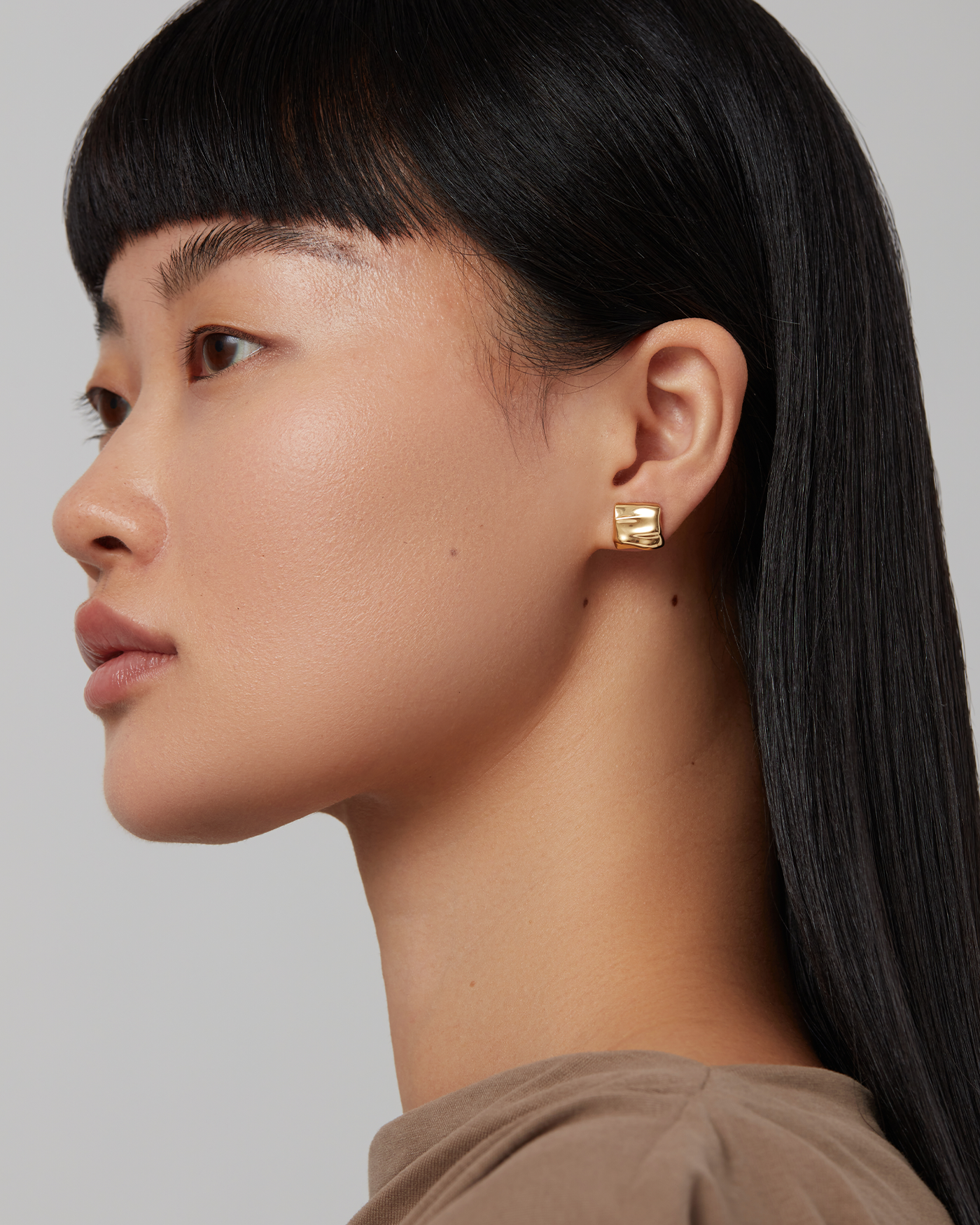 MINI SUNDRA EARRINGS IN HIGH POLISH GOLD
